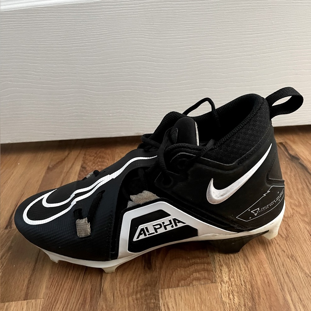 Nike ALPHA Football Cleats